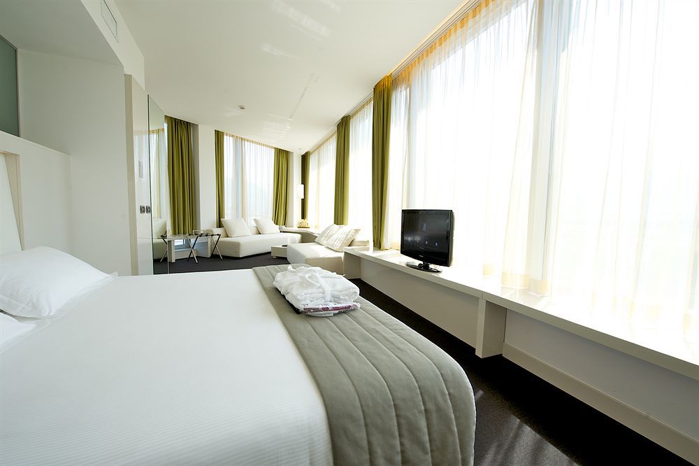 Mercure Nerocubo Rovereto Hotel Rovereto  Bagian luar foto